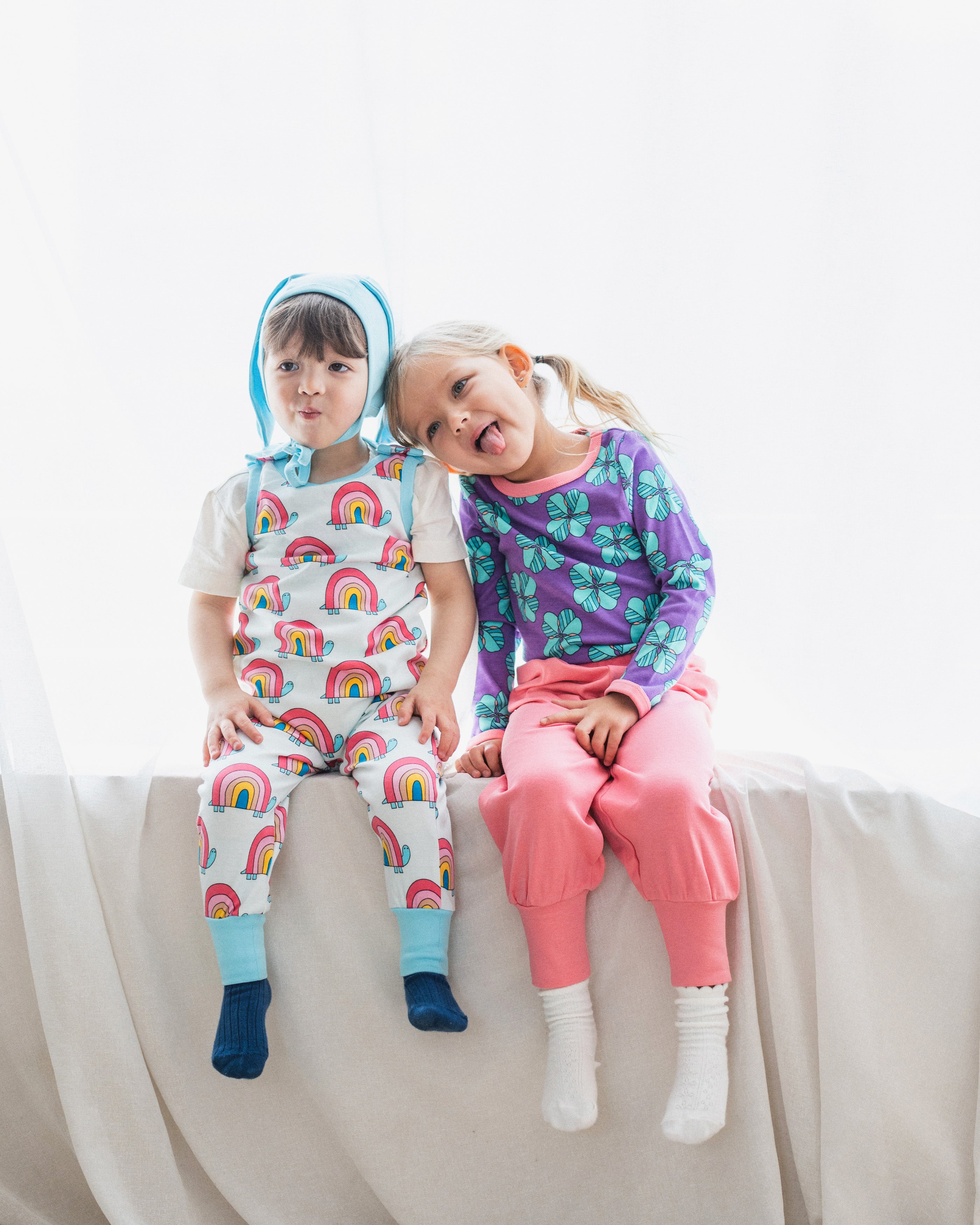 Billie Dungarees - Rainbow Turtle - Ameelo