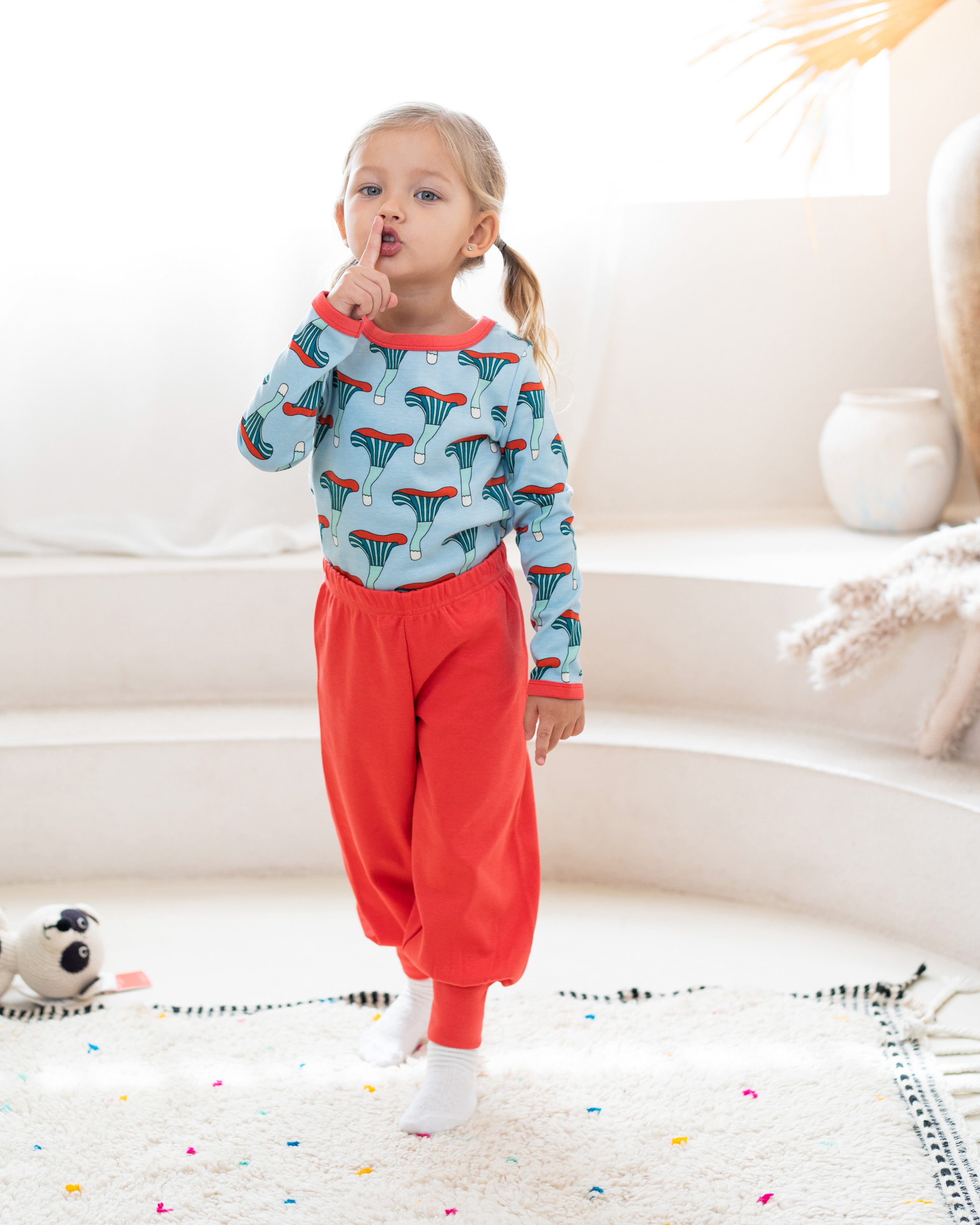 Hayden Pants - Red - Ameelo