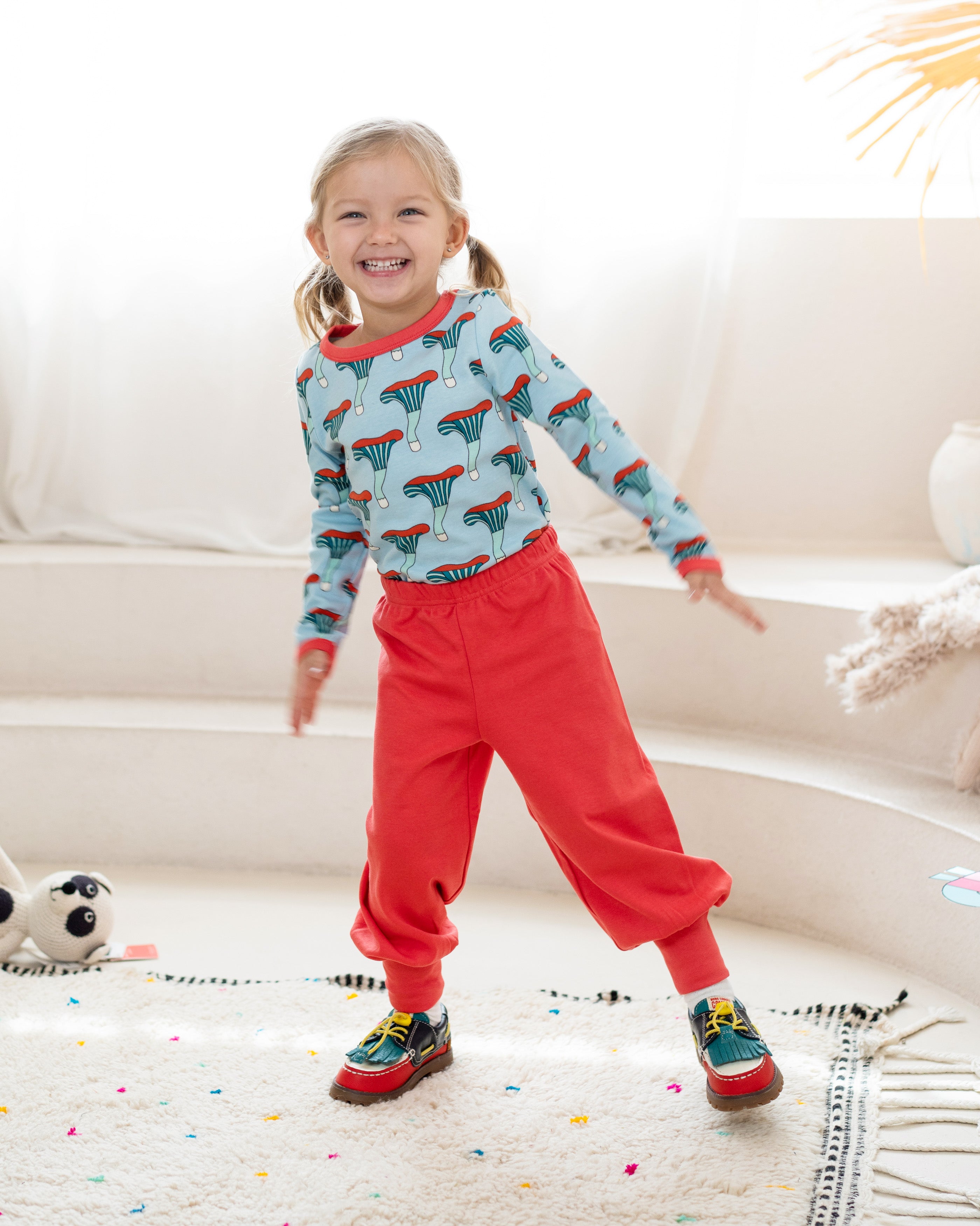 Hayden Pants - Red - Ameelo